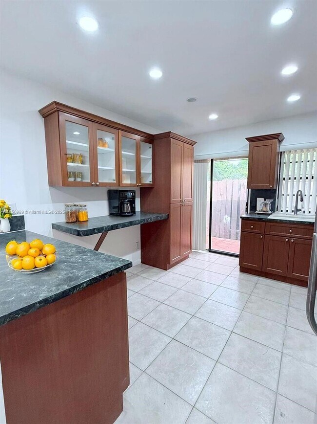 Foto del edificio - 150 SW 97th Ave
