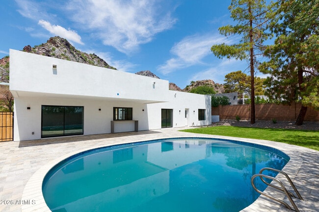 Foto del edificio - 2423 E Lincoln Cir