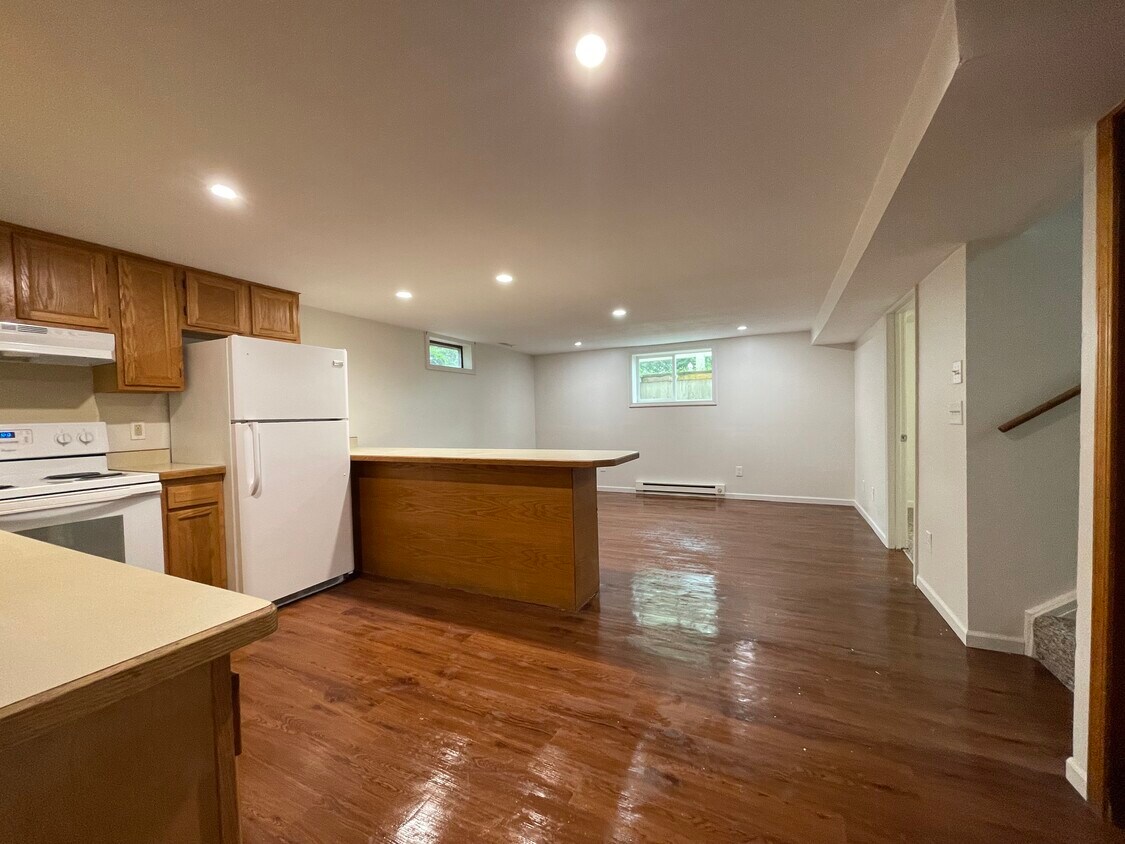 1916 Stockman Rd Unit B, Mount Pleasant, MI 48858 Apartments in Mount