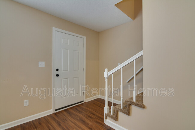 Building Photo - 3508 Woodlake Rd