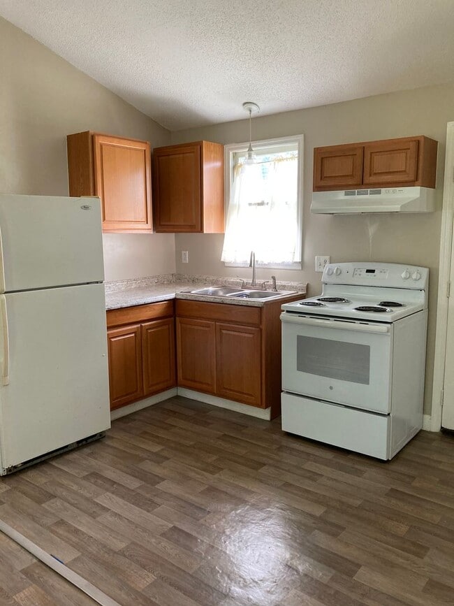 Building Photo - 1209 Main St