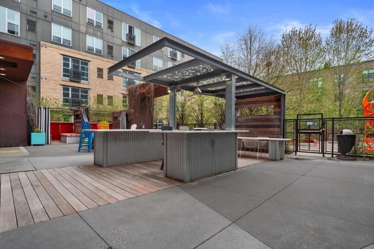 Foto principal - 616 Washington Ave S