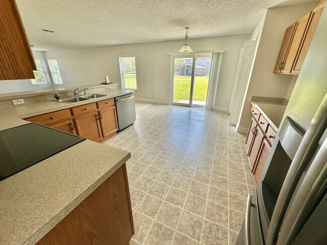 Building Photo - Sanford - 6 Bedroom, 4 Bathroom - $3245.00