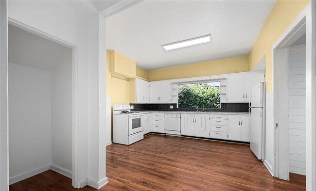 Building Photo - Charming Craftsman Rental in a Prime Bellingham Location