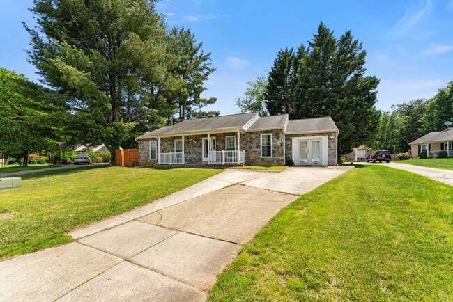 Building Photo - 1101 Canyon Rd