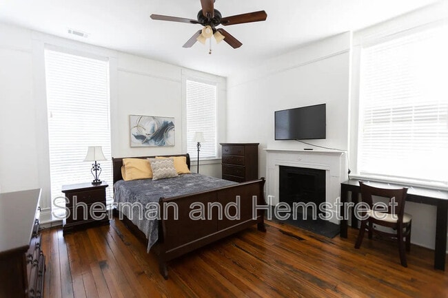 Foto del edificio - 215 Twelfth Street Apt B