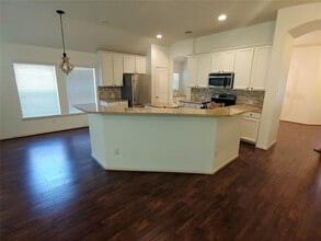 Building Photo - 3122 Crescent Oaks Park Ln