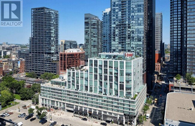 Photo du bâtiment - 36 Blue Jays Way