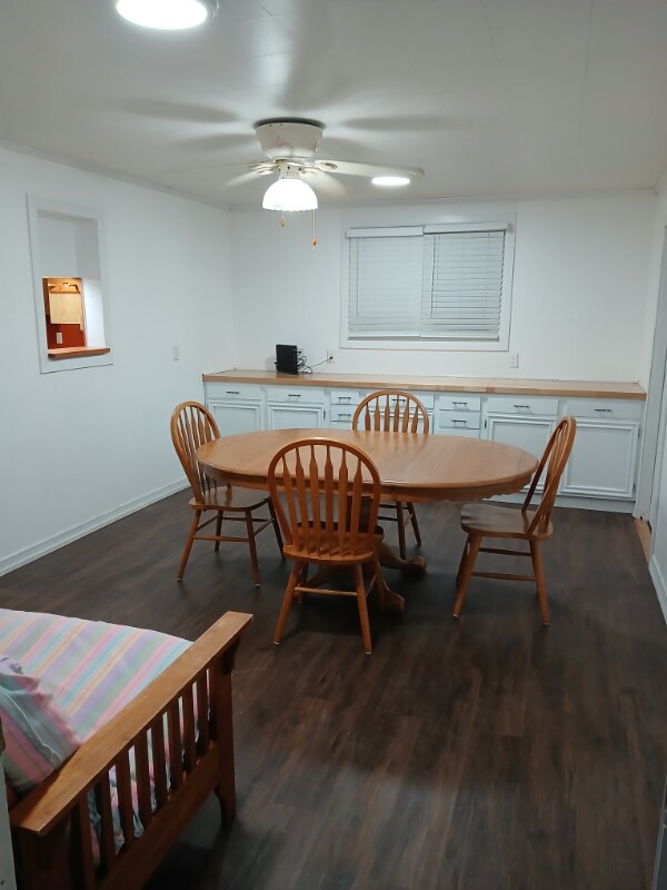 Foto del edificio - 126 W Hope Dr