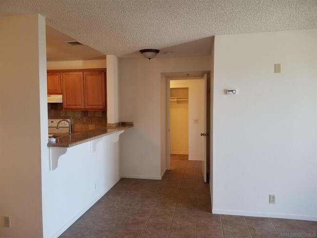 Building Photo - 5985 Dandridge Ln