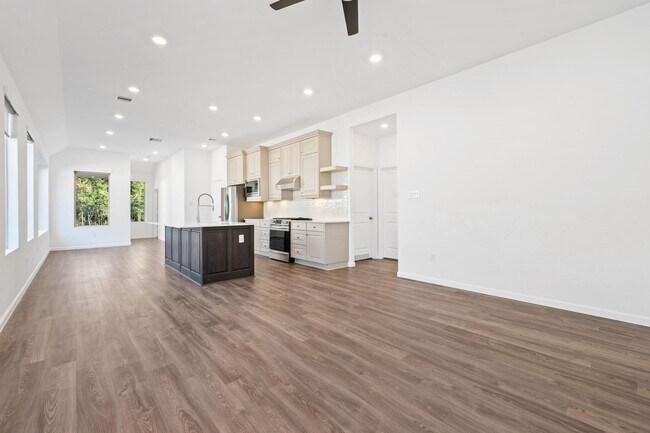 Building Photo - 4327 Camden Spgs Trl