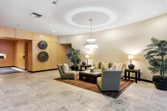 Building Photo - 2 bedroom in Seattle WA 98121
