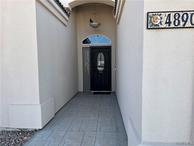 Building Photo - 4890 Mesa Verde Dr