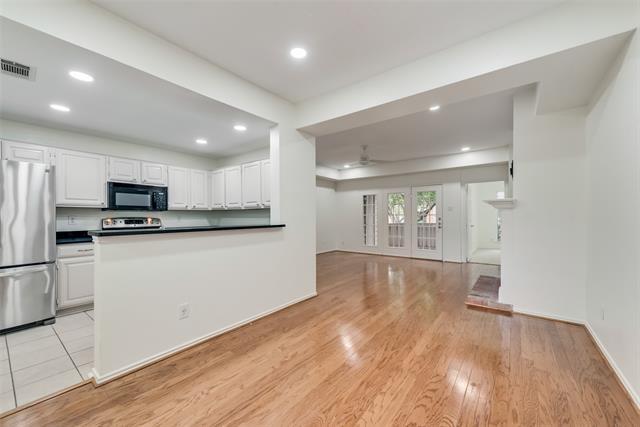 Foto del edificio - 12660 Hillcrest Rd
