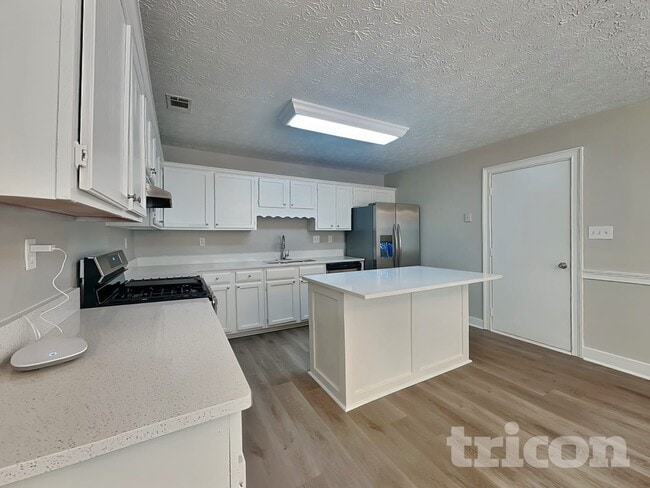 Building Photo - 4405 Cindy Pl SE
