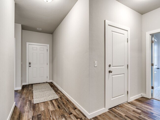 Foto del edificio - Brand New Construction 4 Bedroom 2 Bathroo...