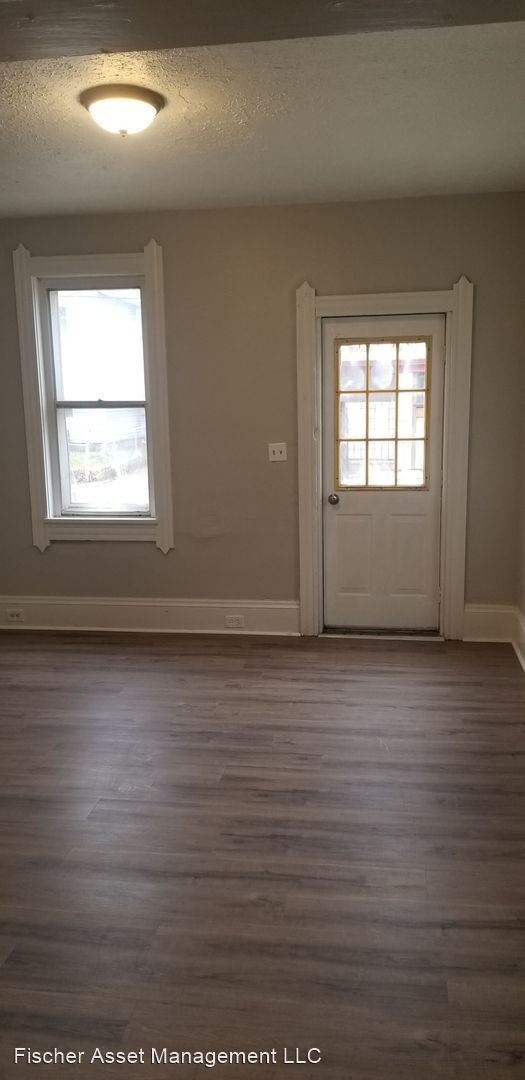 Building Photo - 2 br, 1 bath House - 3211 W.41st St.