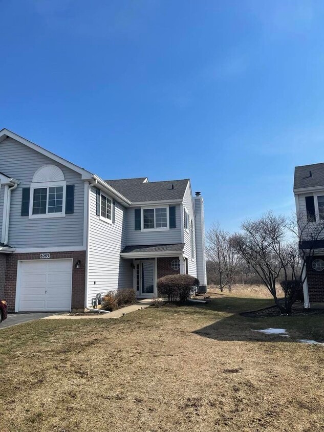 8283 Ripple Ridge, Darien, IL 60561 Townhome Rentals in Darien IL
