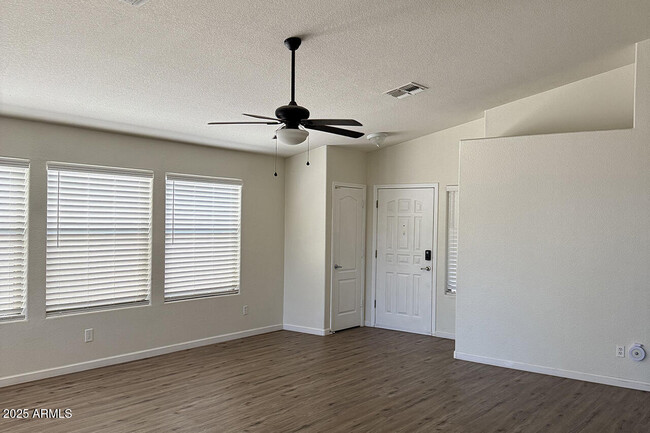 Building Photo - 1448 N Sierra Heights