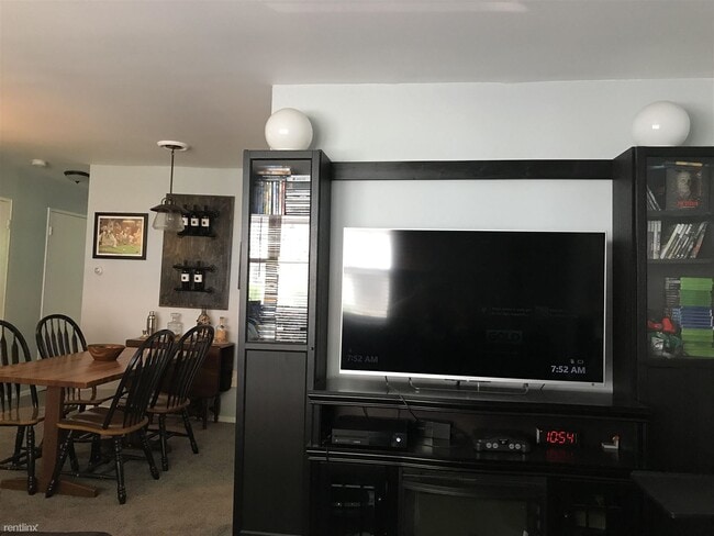 Building Photo - 1 br, 1 bath Condo - 40 Treetop Court 40