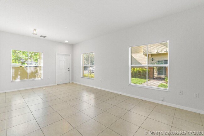 Foto del edificio - 406 Lake Monterey Cir