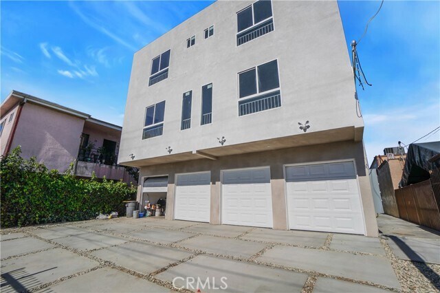 Building Photo - 4921 Normandie Ave