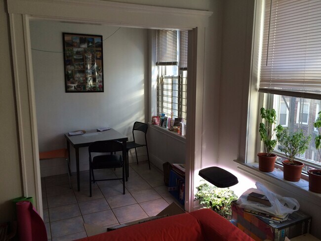 Building Photo - 137 Peterborough St