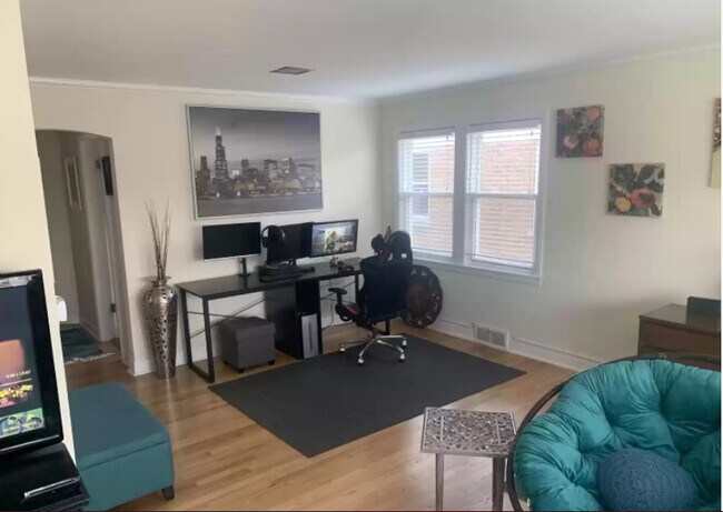 Foto del edificio - 6047 N Sauganash Ave