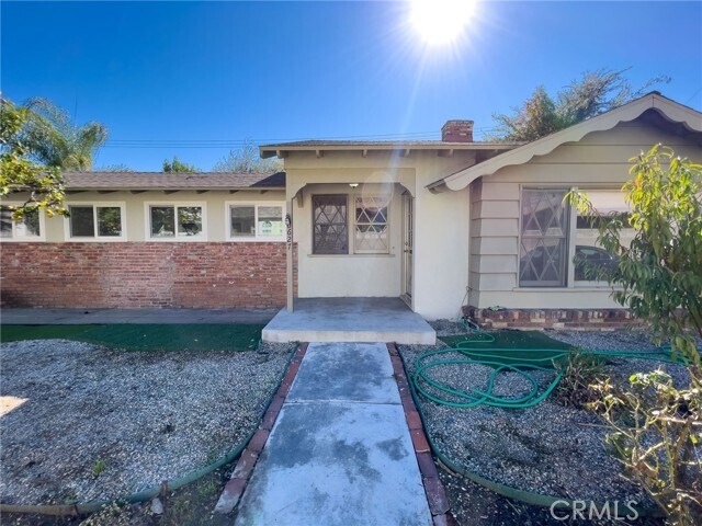 Primary Photo - 6627 N Muscatel Ave