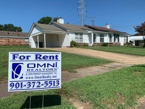 Building Photo - 2257 Goldbrier Ln