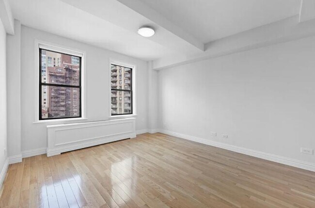Foto del edificio - 235 W End Ave