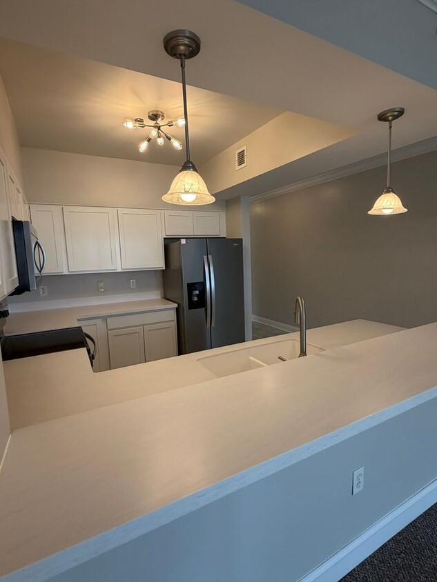 **Stunning Waterfront Condo in Downtown Knoxville** 2 Bedroom, 2 bath Fully renovated! Available... - **Stunning Waterfront Condo in Downtown Knoxville**  2 Bedroom, 2 bath Fully renovated! Available...