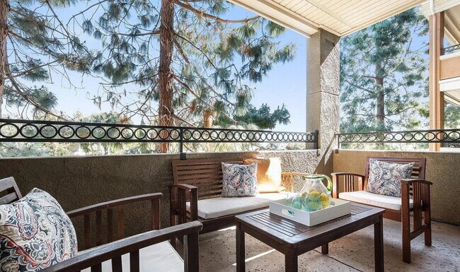 Foto del edificio - Built in 2002 with washer/dryer in the hom...