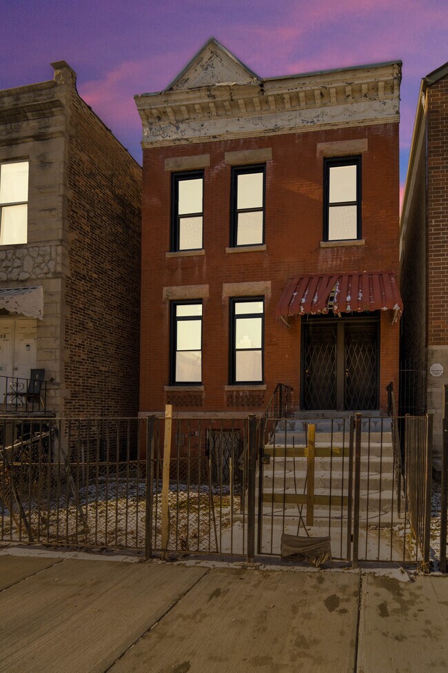 Building Photo - 1636 S Homan Ave