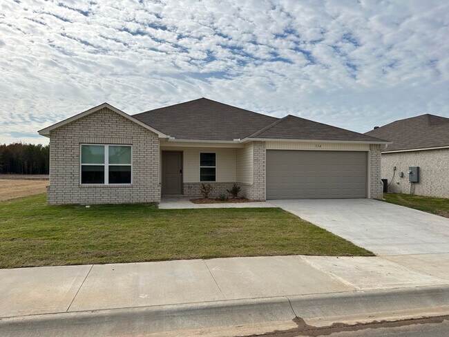 Foto del edificio - Comfort & Space Await — Pre-Leasing 4BR/2BA in Cypress Bend