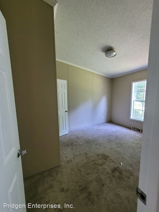 Foto del edificio - 4 br, 2 bath House - 348 Burkland Lane