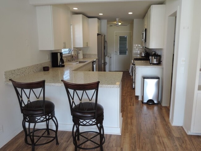 Building Photo - 553 Kumukahi Pl