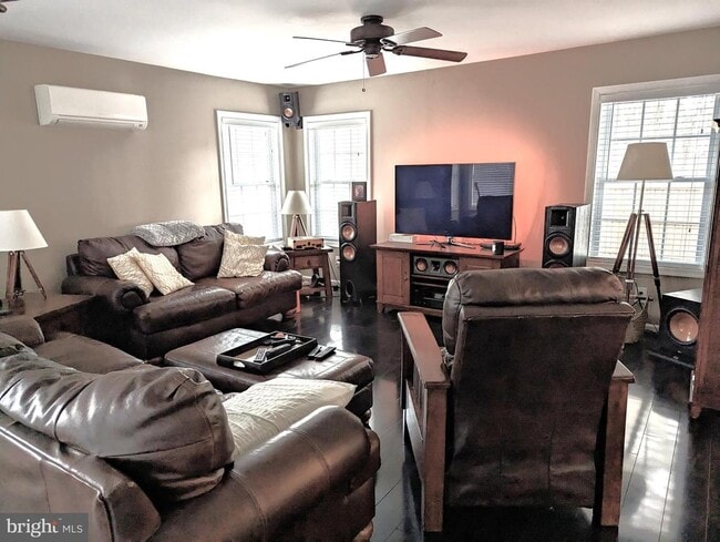 Building Photo - 128 Caspian Dr