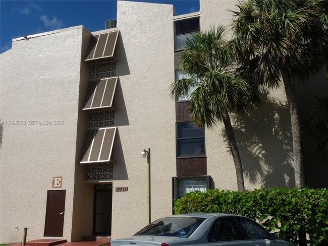 Building Photo - 14525 N Kendall Dr