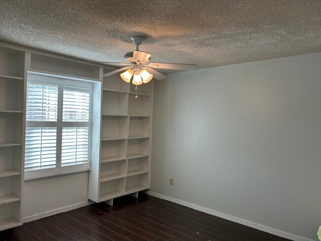 Foto del edificio - 632 Georgetown Dr