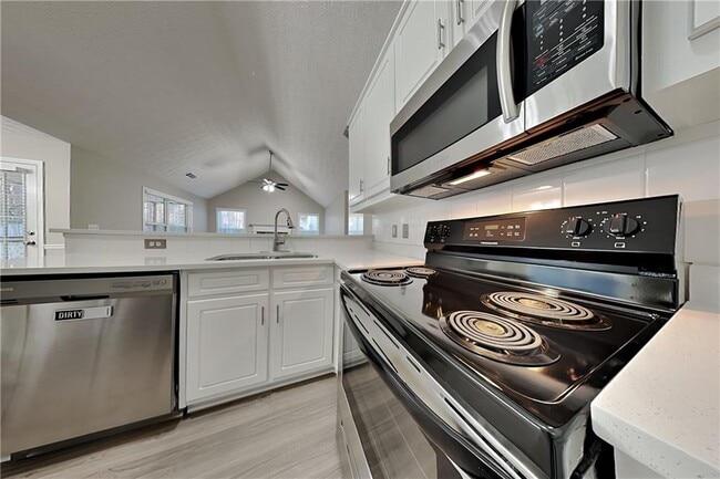 Foto del edificio - 230 Lake Valley Dr SW