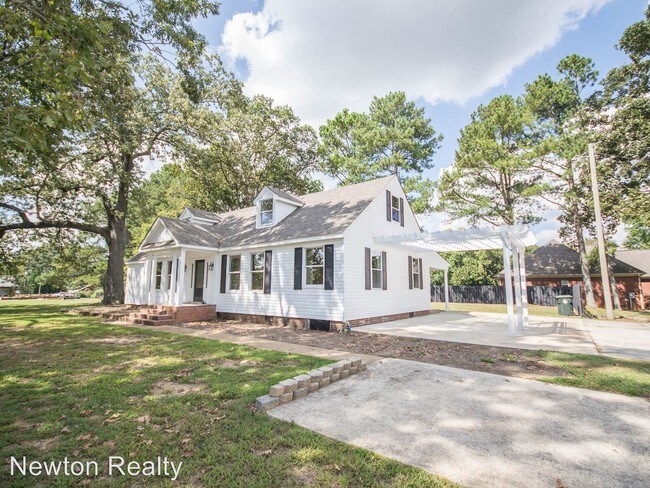 Building Photo - 4 br, 2 bath House - 103 Lindsay Lane North