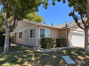 Building Photo - 1741 Wildflower Cir