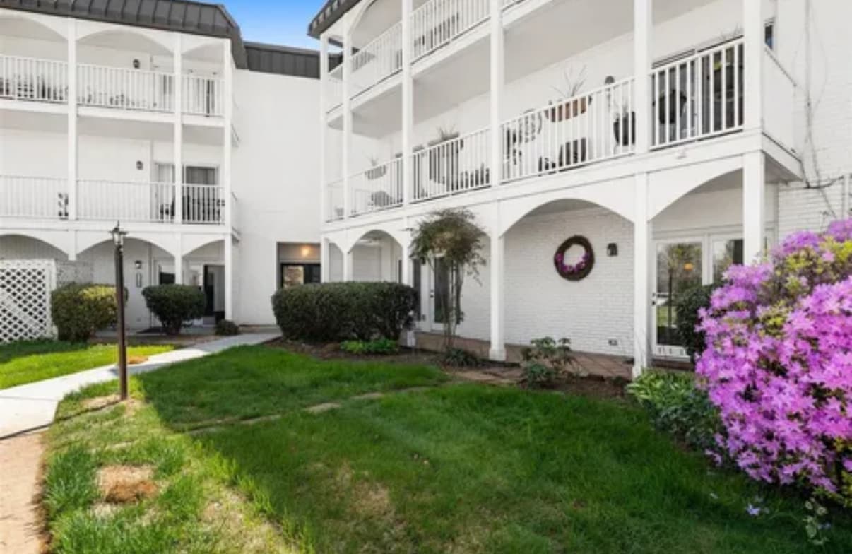 Photo - 5709 Lyons View Pike (Knoxville, TN)