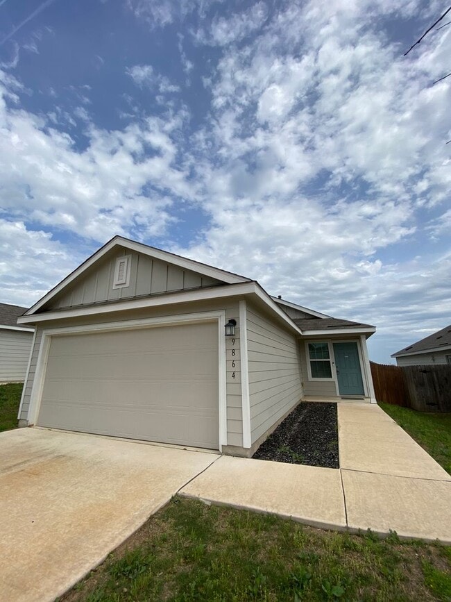 Building Photo - 9864 Littleton Grist