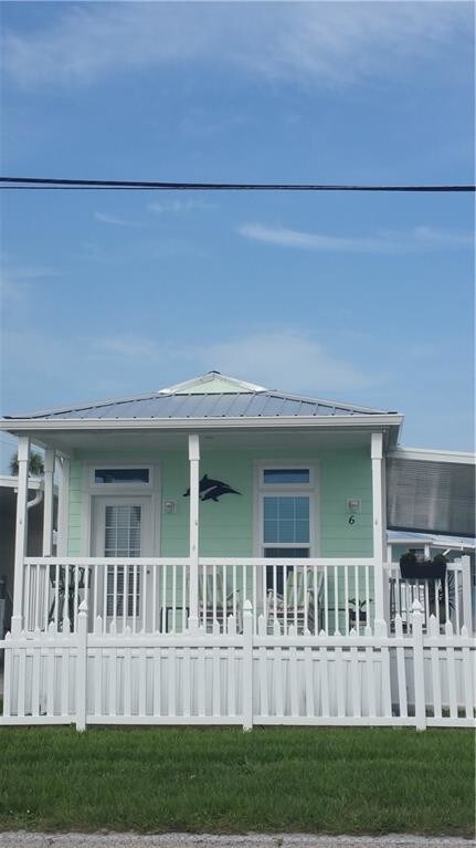 Primary Photo - 6 NE Nautical Dr