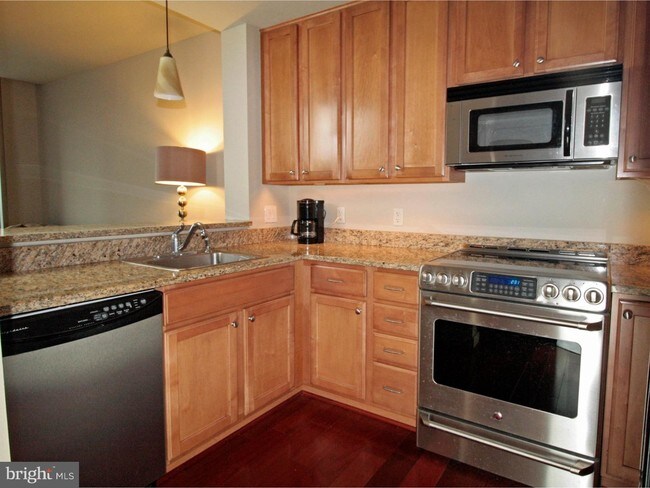 Building Photo - 105 Christina Landing Dr