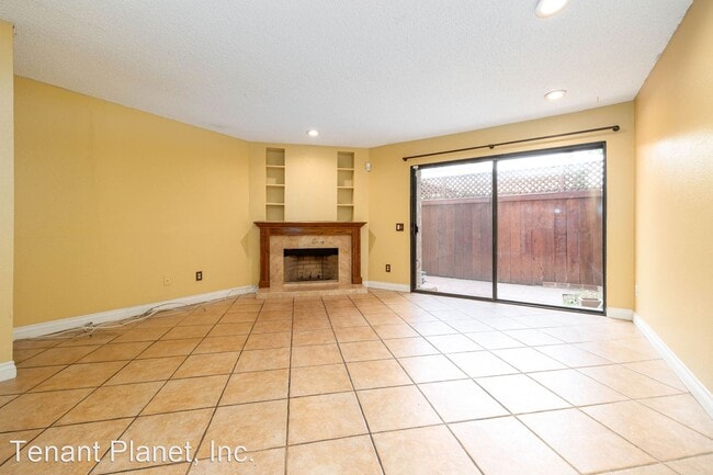 Foto del edificio - 2 br, 2.5 bath House - 4482 Louisiana St U...