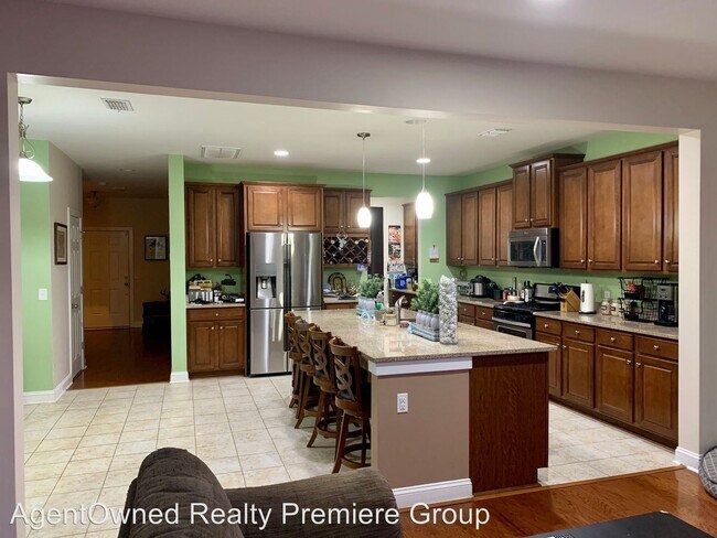 Building Photo - 3 br, 2.5 bath House - 3132 Moonlight Drive