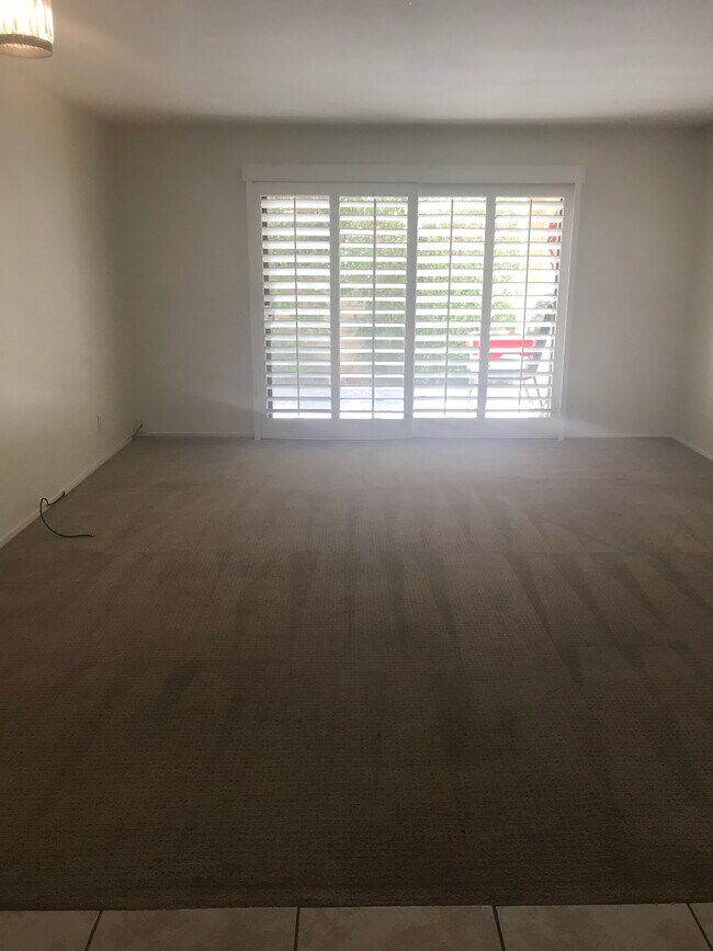 Foto del edificio - 1407 N Sunrise Way